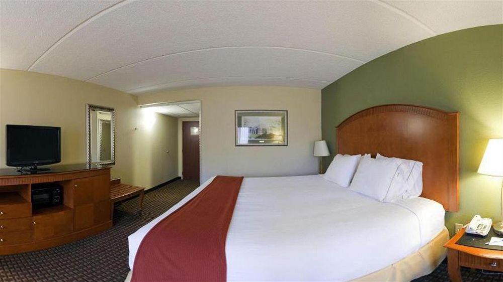 Holiday Inn Express & Suites Charlotte Arpt-Belmont By Ihg Exterior photo