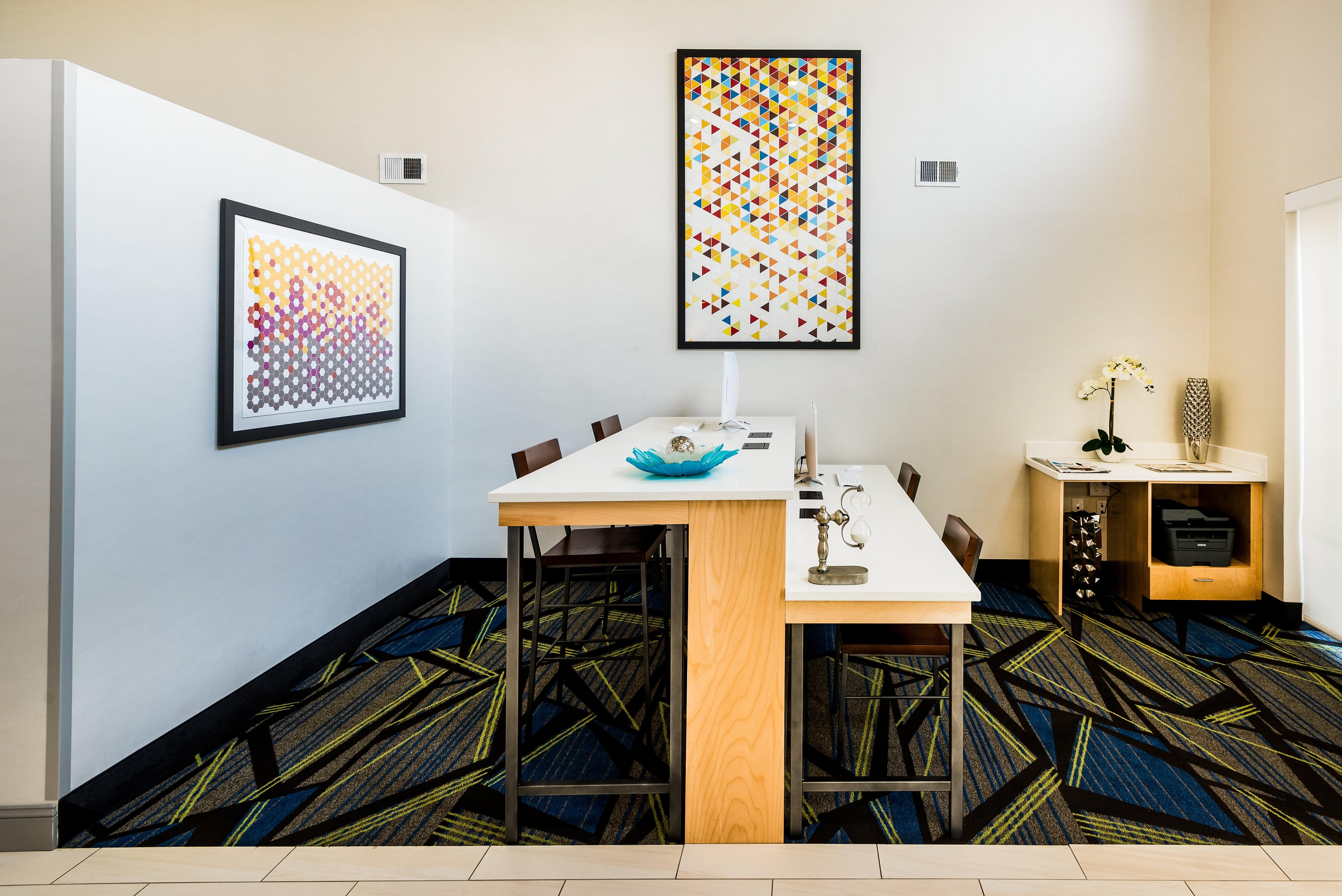 Holiday Inn Express & Suites Charlotte Arpt-Belmont By Ihg Exterior photo