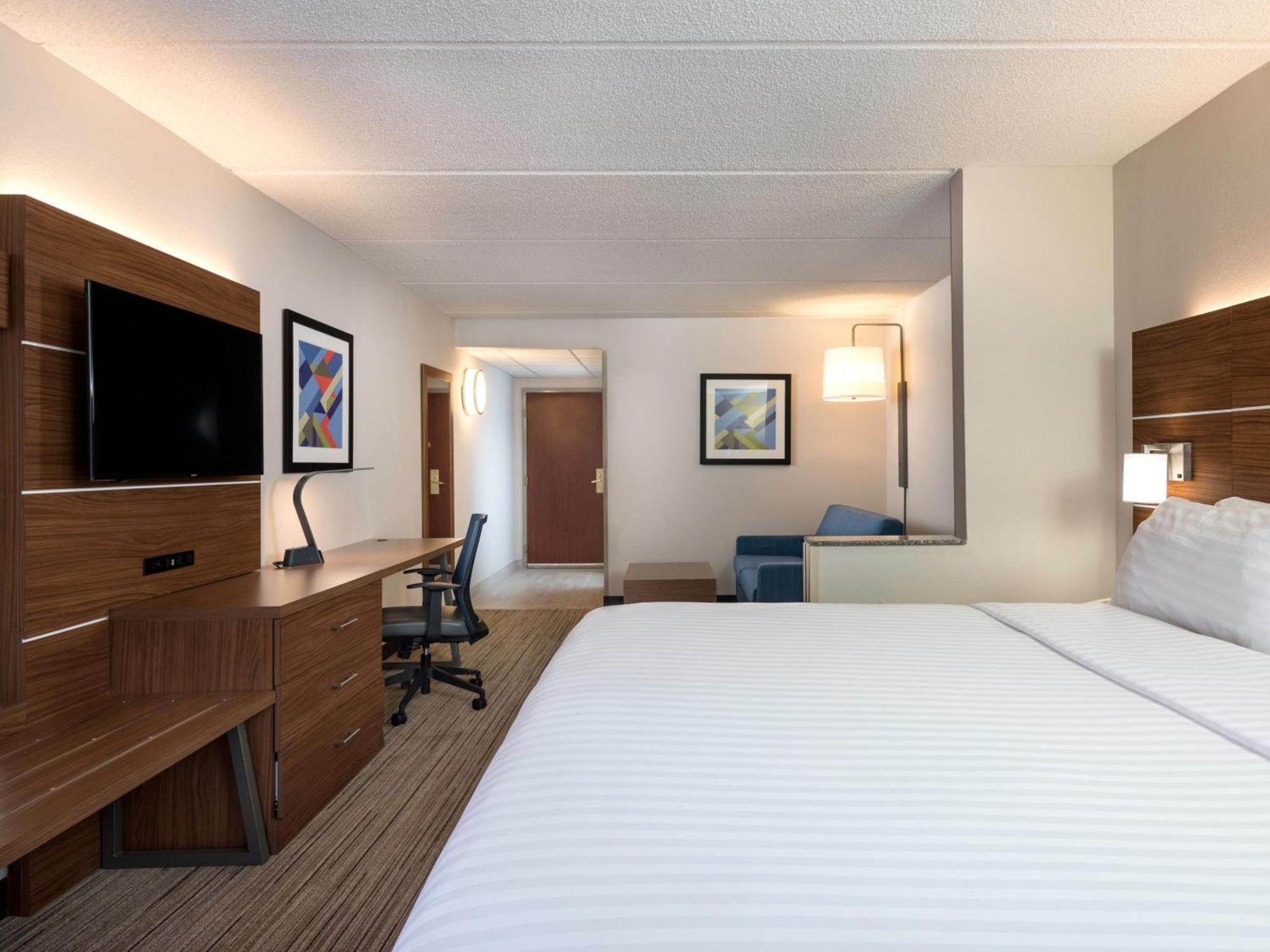 Holiday Inn Express & Suites Charlotte Arpt-Belmont By Ihg Exterior photo